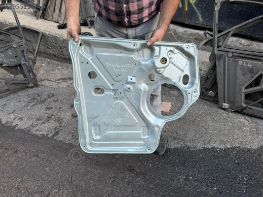 T5 CARAVELLE SOL ÖN CAM MEKANİZMASI VOLKSWAGEN ORJİNAL ÇIKMA
