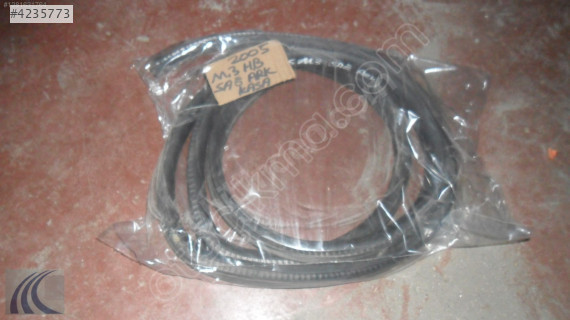 MAZDA 3 HB 2005 ÇIKMA SAĞ ARKA ŞASE FİTİL