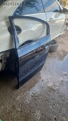 Wolksvagen passat 2013 model sol arka kapi