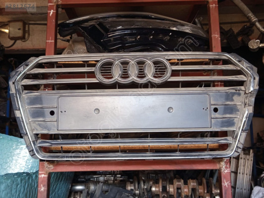 AUDİ A4 ÖN PANCUR IZGARASI