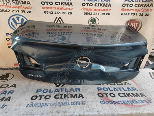 Opel Astra J sedan bagaj kapağı