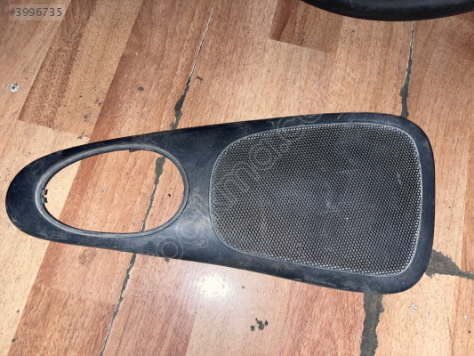 Ford escort sağ ön kapı kolu çerçevesi