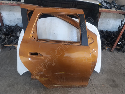 Dacia Duster sağ arka kapı