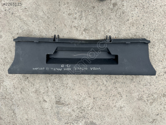 SKODA OCTAVİA ARKA PANEL İÇ KAPLAMA 5E6863459
