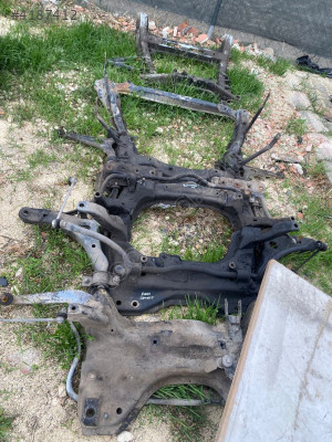 206 Model Peugeot İçin Çıkma Travers Parçası