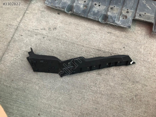 RANGE ROVER SPORT L494 SOL ARKA TAMPON BRAKETİ DK6217A882-A
