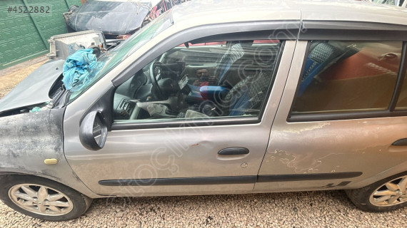 Clio 2 sol ön kapı dolu sökme gri renk