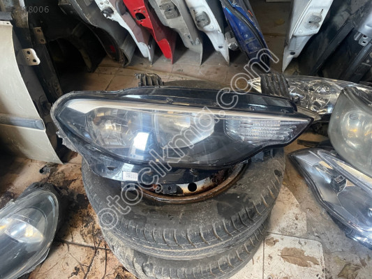Çıkma Fiat Egea sağ ön far lambası