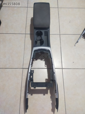 AUDİ A5 ORTA KONSOL 8K0863244A