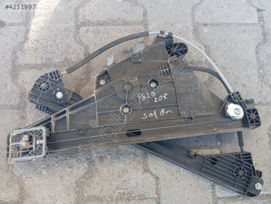 2023 2025 Peugeot 208 sağ ön çam kirikosu