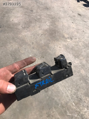 Nissan Xtrail Sol Ön Cam Düğmesi