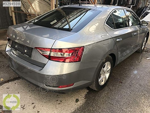 SKODA SUPERB 2015 2024 SAĞ ARKA ÇAMURLUK BOYALI SÖKME 3V5809602C