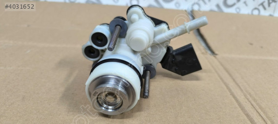 SİNCAR OTO'DAN FORD ADBLU POMPASI ÇIKMA ORJİNAL PU5A-5J229-AC