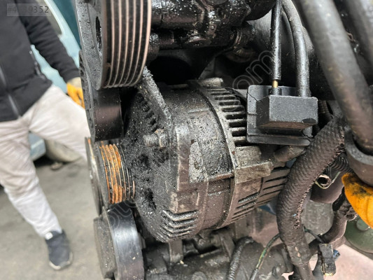 CİTRÖEN  XANTİA    2.0  ŞARJ  DİNAMOSU