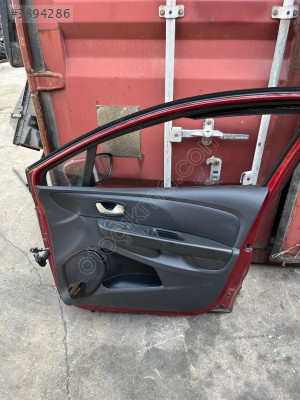 Renault Clio 4 Sağ Ön Kapı Döşemesi
