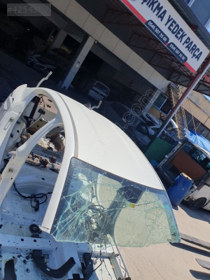 FİAT EGEA KESME DİREKLİ TAVAN ORJİNAL ÇIKMA