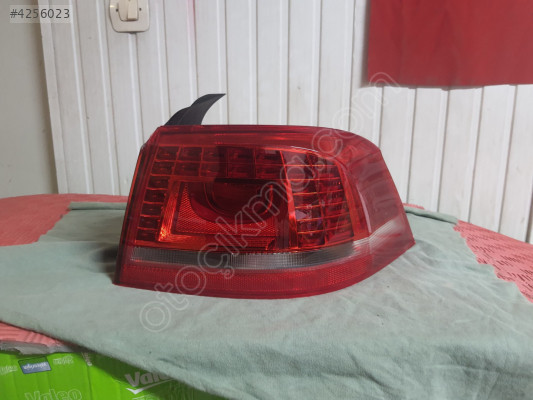 VOLKSWAGEN PASSAT B7 SAĞ DIŞ LEDLİ STOP