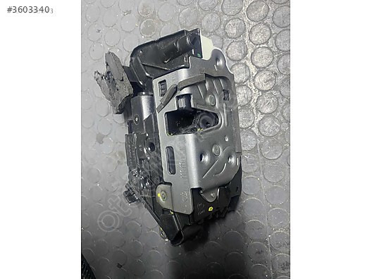 VW PASSAT B8 SAĞ ÖN KİLİT