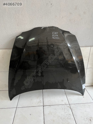 Alfa romeo motor kapudu