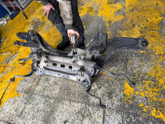 2015-19 NİSSAN QHASQAİ J11 MOTOR TEAVERSİ ORJ ÇIKMA