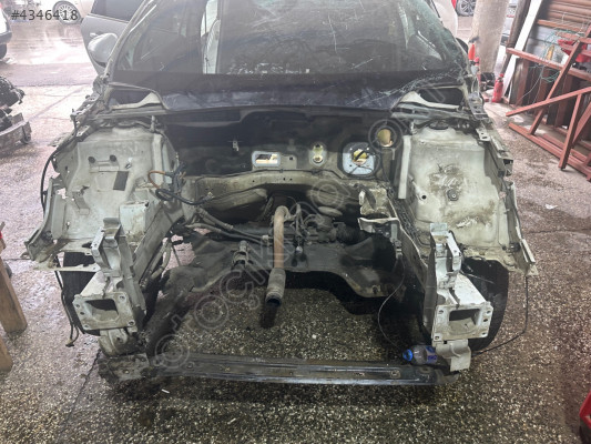 Citroen C4 sağ şasi kolu