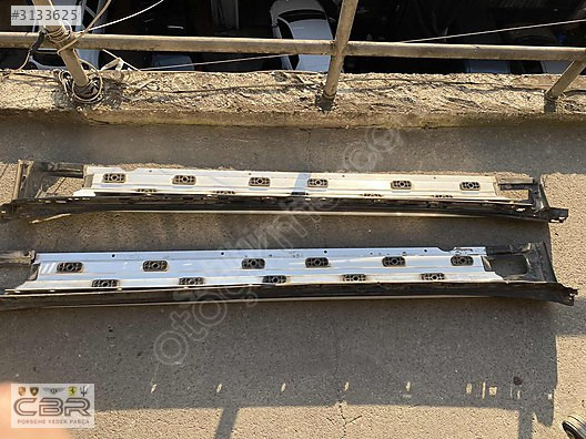 PORSCHE CAYENNE MARŞPİYEL KAPLAMASI SAĞ SOL 7P5853864 2011/2016