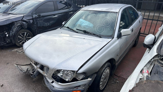 VOLVO S40 1.8 2000 model OTOMATİK sol arka kapı