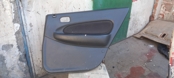 Mazda familia sol arka kapı döşemesi