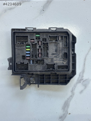 RENAULT TAİLANT BCM BEYNİ SİGORTA TABLASI 284B76520R