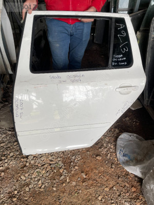 SKODA OCTAVİA SOL ARKA KAPI ÇIKMA ORJİNAL