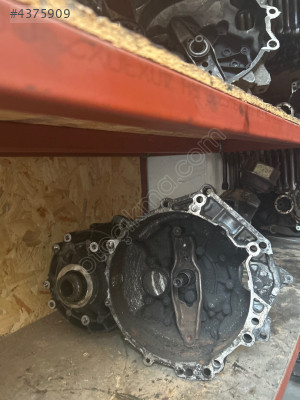 VOLKSWAGEN TRANSPORTER T4 2.4MANUEL ŞANZIMAN 5İLERİ