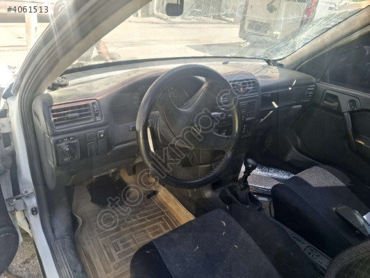 ÖZMEN OPEL VECTRA A VİTES KOLU KOMPLE LEVİYESİ MEKANİZMASI
