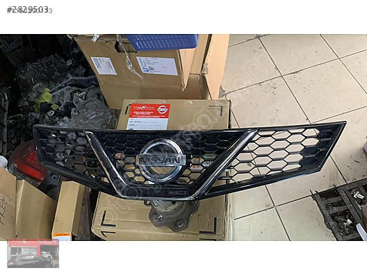 Nissan Pulsar Ön Panjur Çıkma Parça