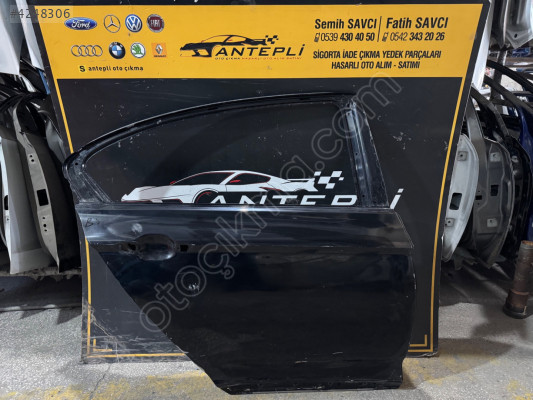 VOLKSWAGEN PASSAT B8 SAĞ ARKA KAPI ÇIKMA ORİJİNAL