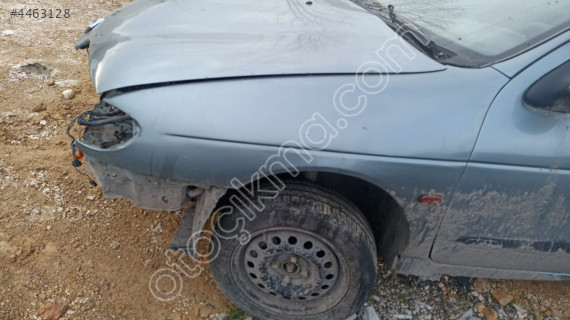 Renault Megane 1 sol ön çamurluk eski model