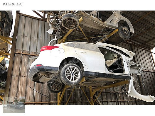 FORD FOCUS SEDAN SAĞ STOP ÜNALLAR OTO ÇIKMA YEDEK PARÇA