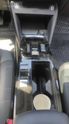 CİTROEN C4X ORTA KONSOL