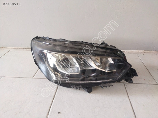 PEUGEOT 2008 SAĞ FAR WEST'OTO ÇIKMADA