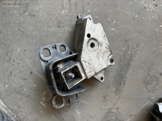 Renault clio motor üst kulağı