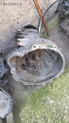 NISSAN ATLEON 32101-MB73A şanzıman komple parçaları