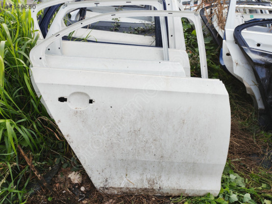 SKODA RAPID SAĞ ARKA KAPI