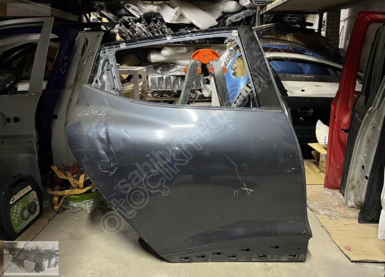 RENAULT CLİO 4 SAĞ ARKA KAPI ORJİNAL ÇIKMA