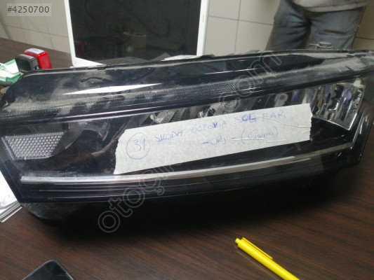 SKODA OCTAVİA SOL ÖN FAR