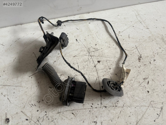 FORD FİESTA SAĞ ARKA KAPI ELEKTRİK TESİSATI