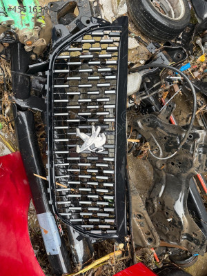 Peugeot 2008 ön panjur