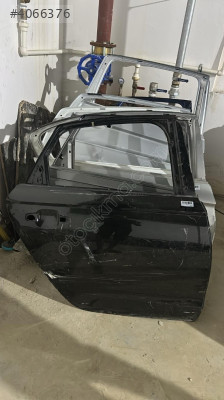 Audi A6  13-19 sağ arka kapı ufak hasarlı
