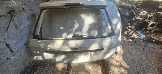 Ford Fiesta bagaj kapağı