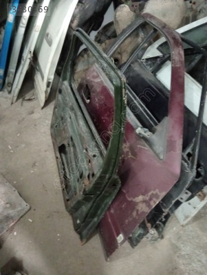 Mercedes 200E Sağ Ön Kapı Çıkma
