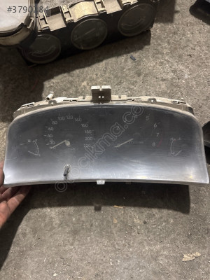 Toyota corolla e 11 gösterge paneli
