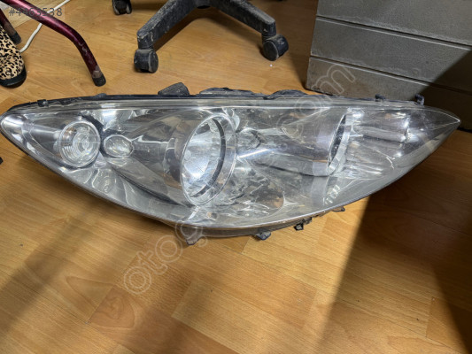 Peugeot 308 sağ ön far